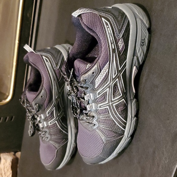 NWOT - Asics Gel-Venture 7 - Picture 4 of 10